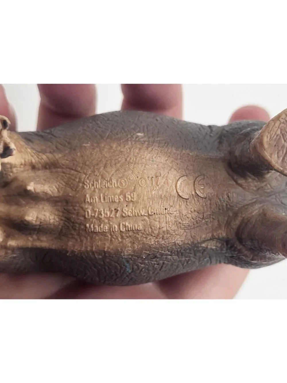 Schleich Hippo D-73527 Hippopotamus Mouth Closed Wildlife Toy Figure